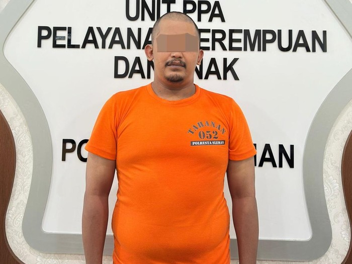 Penampakan HA (26), warga Sukoharjo, Jawa Tengah, yang ditangkap karena menjadi begal payudara di Sleman. Foto diunggah Selasa (25/2/2025).