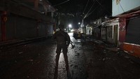 Diberitakan AFP, Gubernur Departemen Cauca, Octavio Guzman, mengatakan di X, bom tersebut diduga dipasang pada sepeda motor. Seorang anak perempuan berusia 7 tahun dirawat di rumah sakit dengan luka serius, kata Guzman.