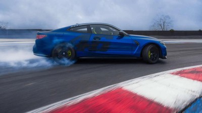 Cuma 46 Unit! Ini Wujud BMW M4 CS Edisi Khusus Valentino Rossi