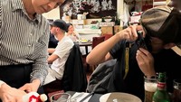 Seperti yang terlihat dari foto ini, Brandon Salim liburan ke Jepang dan mampirke sebuah restoran autentik di sana. Foto: Instagram @brandonsalim