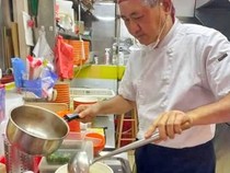 Beli Bubur Ikan untuk Ibunya, Wanita Ini Malah Diberi Gratis