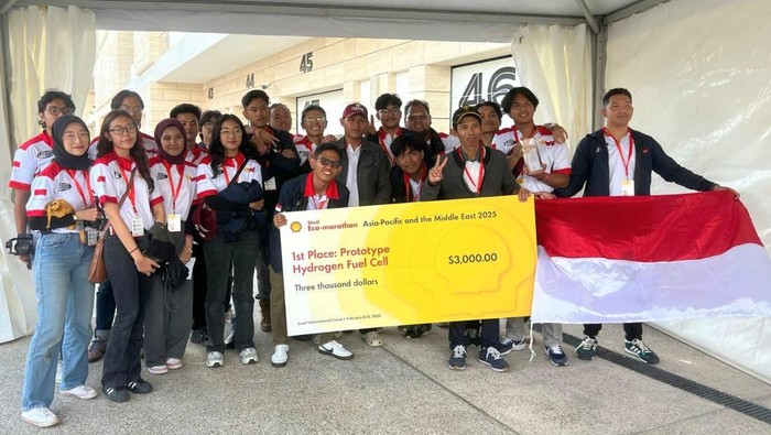 Dua Tim UI raih juara di Shell Eco Marathon 2025. Salah satunya perkenalkan mobil berbahan bakar hidrogen.