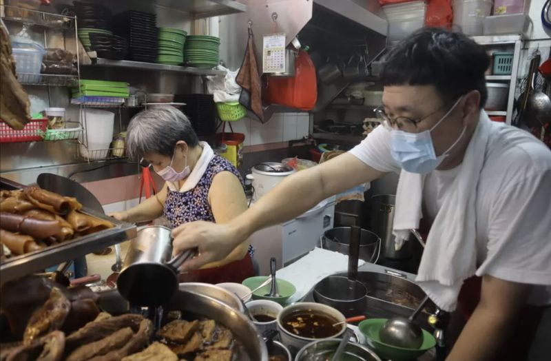 Duh! Penjual Ini Hampir Ketipu Pesanan 10 Nasi Bebek Palsu