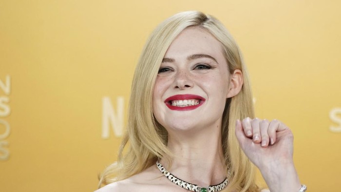 Elle Fanning arrives at the 31st annual Screen Actors Guild Awards on Sunday, Feb. 23, 2025, at the Shrine Auditorium in Los Angeles. (Photo by Jordan Strauss/Invision/AP)