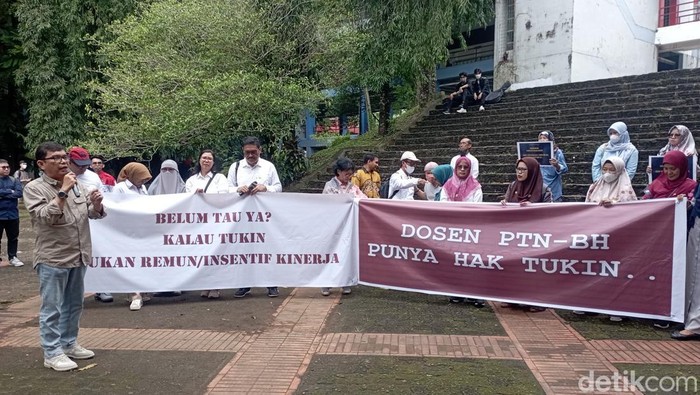 Forum Dosen Unhas menyampaikan aspirasi terkait pembayaran tukin yang belum jelas.