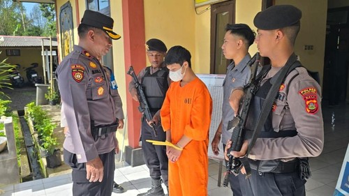 I Kadek AHP (20) ditahan Polsek Rendang akibat mencuri perhiasan emas dan uang tunai bersama adiknya I Ketut ES (16). Hanya I Kadek AHP yang ditahan lantaran I Ketut ES masih di bawah umur. (Dok, Polsek Rendang)