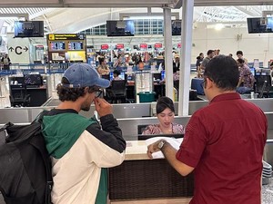 Lagi, Imigrasi Deportasi Turis Asing gegara Naik Gunung Agung tanpa Pemandu