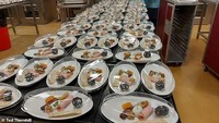 Ini tampilan makanan pembuka untuk menu sarapan para penumpang di kelas Bisnis yang mewah. Foto: Ted Thornhill/MailOnline