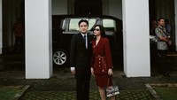 Isyana menambahkan, suaminya menjalani pendidikan selama 13 tahun. Pelantun lagu Tetap Dalam Jiwa itu melihat bagaimana perjuangan orang terkasihnya itu untuk mencapai titik seperti sekarang.Foto: instagram Isyana Sarasvati