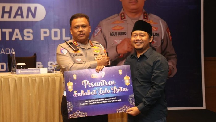 Kakorlantas Polri Irjen Agus Suryo Nugroho inisiasi program Pesantren Sahabat Lalu Lintas