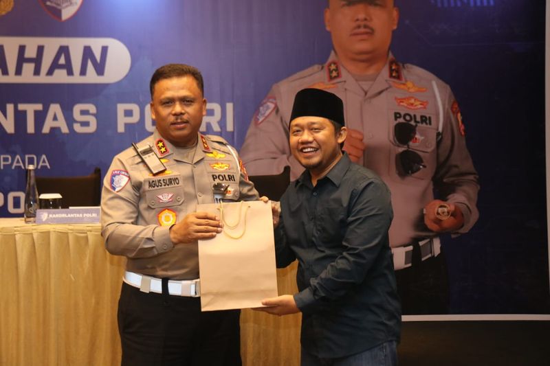 Kakorlantas Polri Irjen Agus Suryo Nugroho inisiasi program Pesantren Sahabat Lalu Lintas