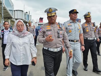 Potret Kakorlantas Tinjau Pelabuhan Tanjung Perak, Pastikan Kesiapan Operasi Ketupat 2025