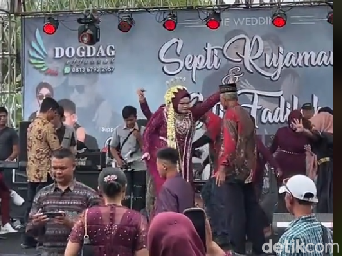 Kejadian tak terduga saat acara resepsi pernikahan.