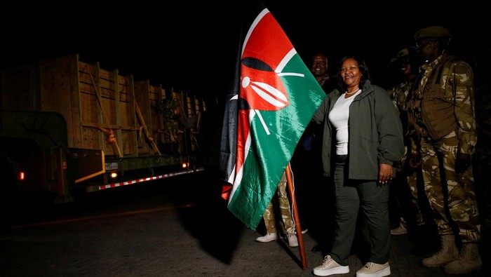 Kenya's Cabinet Secretary for Tourism and Wildlife Rebecca Miano and Kenya Wildlife Service (KWS) officials receive 17 mountain bongos (Tragelaphus eurycerus isaaci), a critically endangered subspecies of forest antelopes, from Florida in the U.S., at the Jomo Kenyatta international Airport in Nairobi, Kenya February 23, 2025. REUTERS/Thomas Mukoya