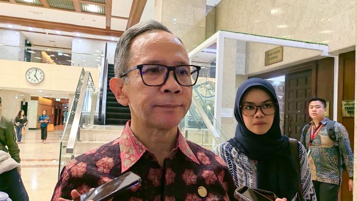 Ketua Dewan Komisioner OJK Mahendra Siregar.