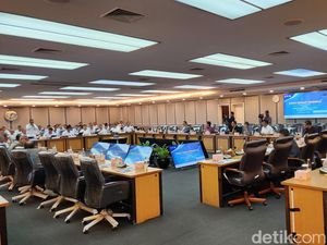 Polemik Warga Rusia-Ukraina Berkeliaran di Pulau Dewata