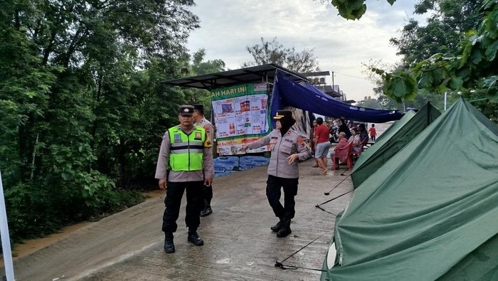 Kondisi pengungsian korban banjir di Sukoharjo, Selasa (25/2/2025).