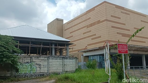 Kondisi salah satu sudut di area Lombok City Center (LCC) di Gerimak, Lombok Barat, Nusa Tenggara Barat (NTB), Selasa (25/2/2025). (Foto: Edi Suryansyah/detikBali)