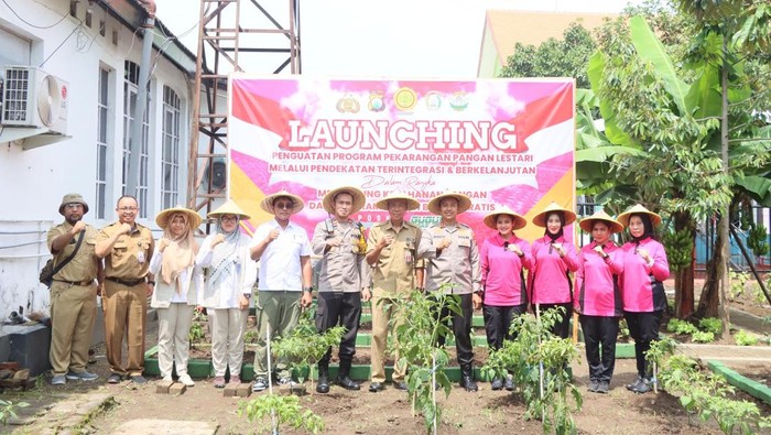 Launching pekarangan lestari Polres Kediri Kota