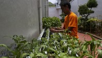 Rutan Kelas IIB Serang membekali keterampilan kepada warga binaan agar mandiri setelah menyelesaikan masa hukuman.