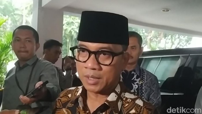 Menteri Desa dan Pembangunan Daerah Tertinggal (Mendes PDT) Yandri Susanto di Akmil Magelang, Senin (25/2/2025).
