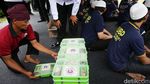 Momen Menteri Imipas Makan Siang Bareng Warga Binaan di Rutan Cipinang