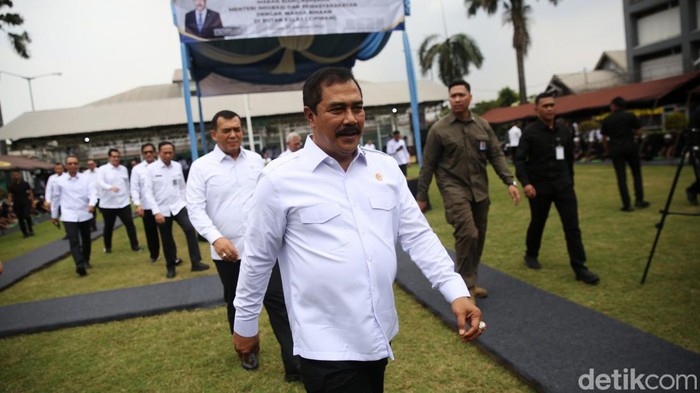 Momen Menteri Imipas Makan Siang Bareng Warga Binaan Rutan Cipinang Menteri Imigrasi dan Pemasyarakatan (Imipas) Agus Andrianto mengunjungi Rutan Kelas I Cipinang, Jakarta Timur, Selasa (25/2/2025). Kedatangannya untuk menghadiri makan siang bersama tahanan.