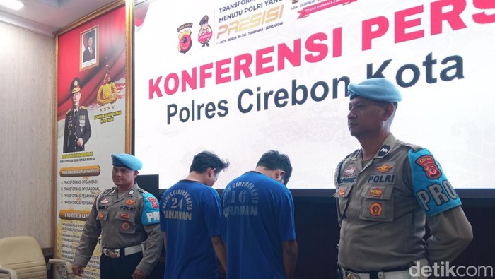 Para pelaku pencurian yang berpura-pura menjadi anggota polisi
