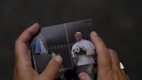 Paus Fransiskus dirawat di rumah sakit Gemelli di Roma pada tanggal 14 Februari.