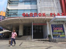 Pedagang Glodok Plaza Kembali Berjualan Pascakebakaran