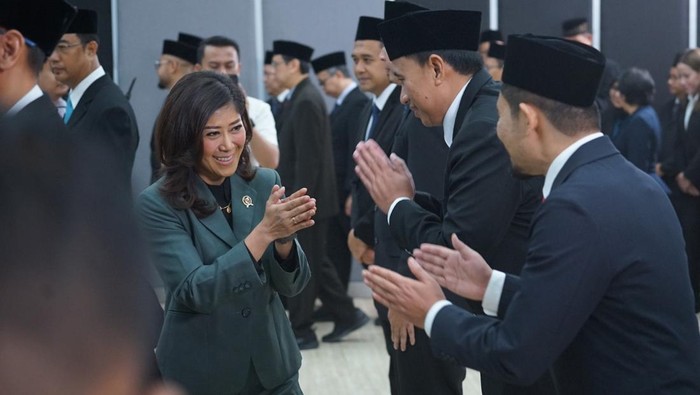 Menkomdigi Meutya Hafid melantik pejabat baru di Kementerian Komdigi.