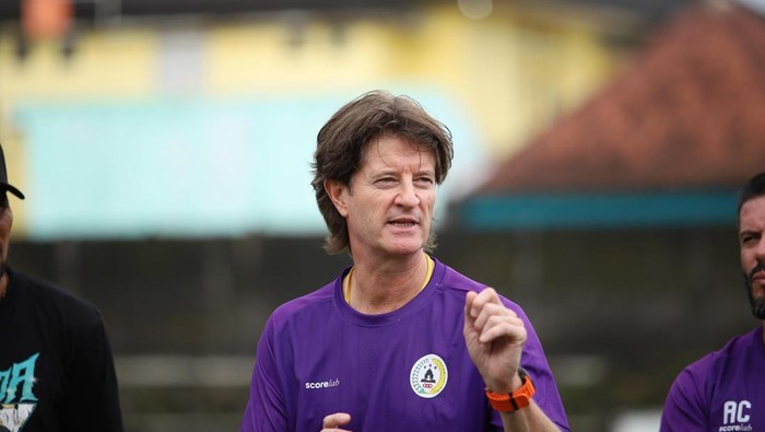Pelatih PSS Sleman, Pieter Huistra.