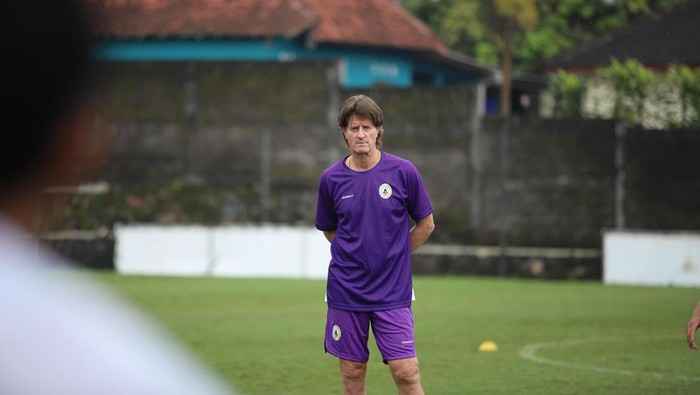 Pelatih PSS Sleman, Pieter Huistra.