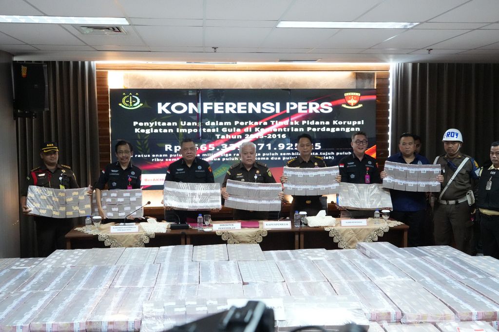 Penyitaan Uang Tunai Rp565 Miliar dalam Perkara Importasi Gula di Kementerian Perdagangan Tahun 2015-2016. (Dok. Kejagung)