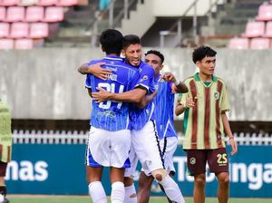 Hasil Liga 2: Enzo Celestine Quattrick! Persewar Dibekuk Persibo 2-6