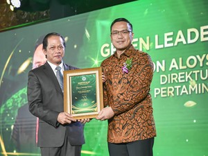 Dirut Pertamina Raih Green Leadership Utama dari KLH