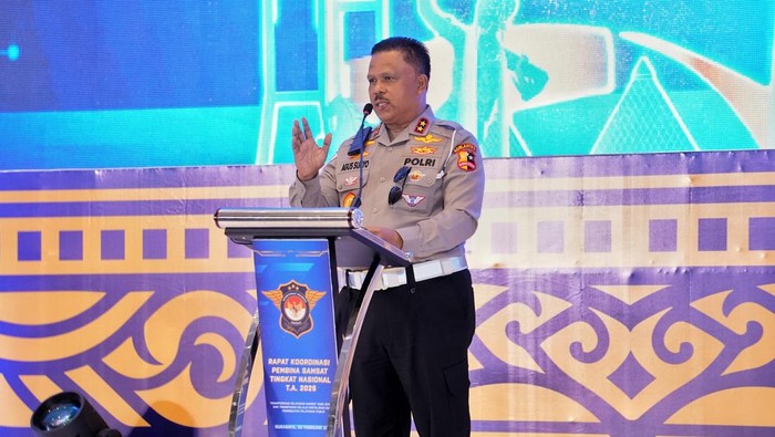 Rapat Koordinasi Tim Pembina Samsat Nasional T.A 2025 di Surabaya