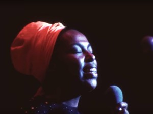 Video: Penyanyi Roberta Flack dalam Kenangan