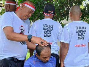 Kades Kohod Ditahan, Warga Tangerang Ramai-ramai Cukur Gundul