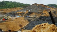 Pengawas Utama Bendungan Bagong, Balai Besar Wilayah Sungai (BBWS) Brantas, Sri Wahyudi membenarkan adanya kejadian itu. Longsor terjadi pada bagian tebing yang dilapisi cor semen (shotcrete) antara bangunan spilway dan main dam. 
