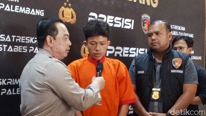 Tersangka begal taksi online di Palembang mengaku beraksi untuk buka usaha sendiri.