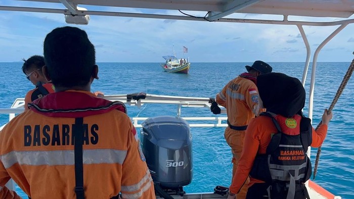 Tim SAR gabungan temukan kapal nelayan yang mati mesin.