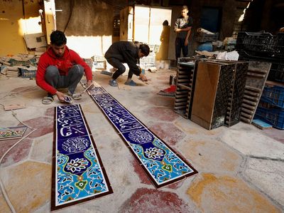 Ubin Buatan Tangan dari Karbala Irak Menjaga Seni Bersejarah Tetap Hidup