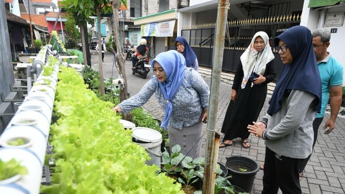 Wakil Ketua DPRD Kota Surabaya Laila Mufidah