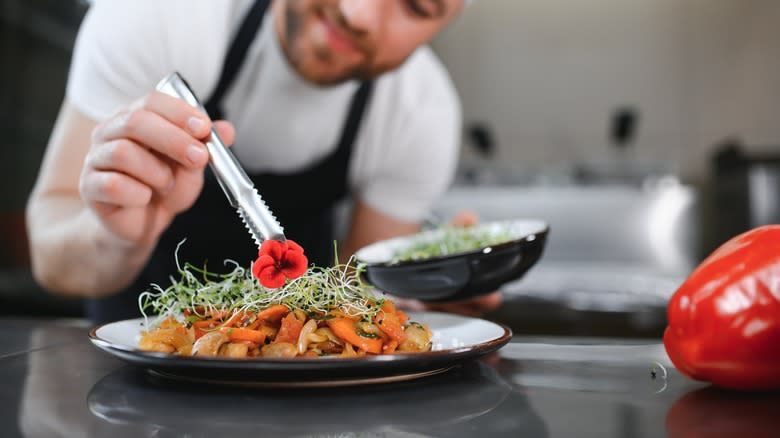 Anjuran Pesan Menu Andalan di Restoran Ternyata Ada Sebabnya