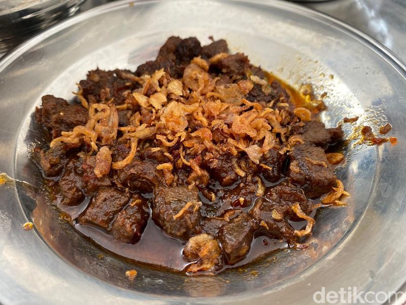 Bakmi Darmono: Mulur Lezat! Bakmi Karet Pedas Topping Tetelan Spesial