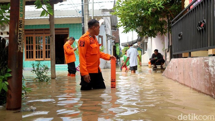 Banjir Bojonegoro Banjir Bojonegoro dampak luapan Sungai Bengawan Solo