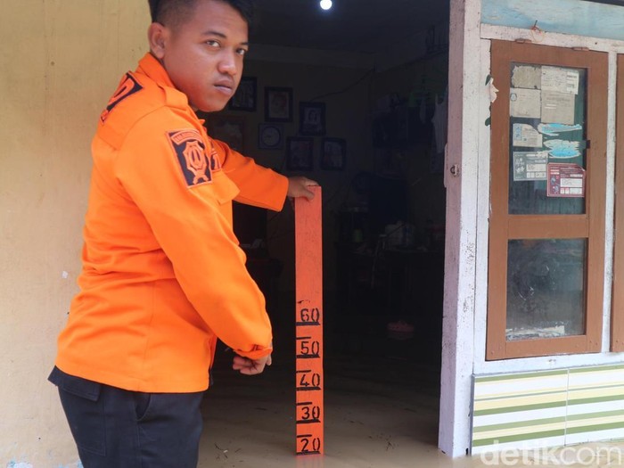 Banjir Bojonegoro Banjir Bojonegoro dampak luapan Sungai Bengawan Solo