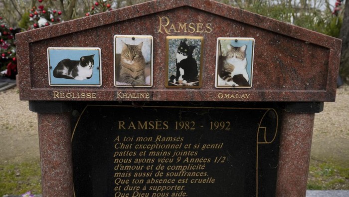 Prancis mempunyai pemakaman hewan tertua di wilayah Paris. Pemakaman ini tepatnya di kota Asnières-sur-Seine. Begini potretnya.