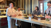 Pada 25 Februari 2025, tim TOMS by Tom Aikens di Jakarta menjelaskan beberapa menu barunya. Menu ini merupakan interpretasi chef Tom Aikens akan berbagai hidangan khas Inggris favoritnya.
